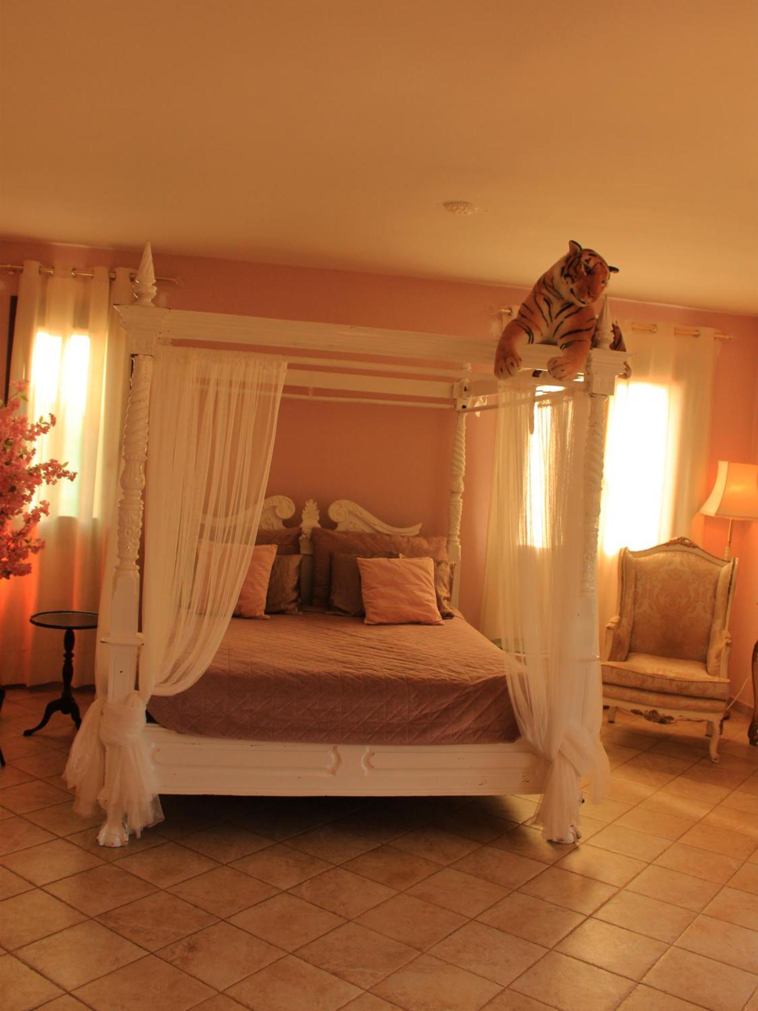 Esmaralda’s Guesthouse Terrasini Eksteriør billede
